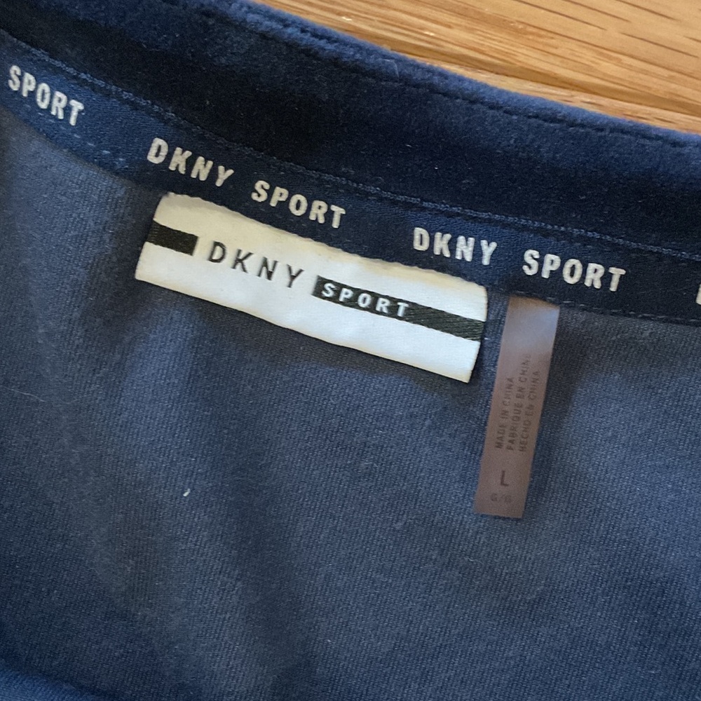 DKNY Navy Blue Wide opening Velvet Long Sleeve Top navy NWOT - Picture 6 of 10